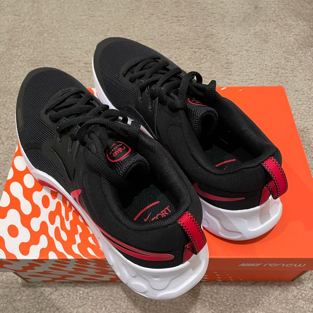 Nike Renew Retaliation 3 Men's Training Shoes brand new size 10 - Picture 1 of 7